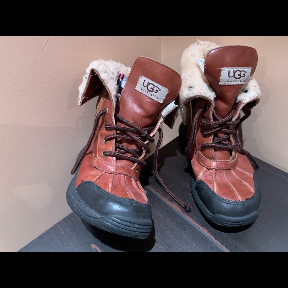 Kids Ugg Leather Boots - Picture 2 of 3